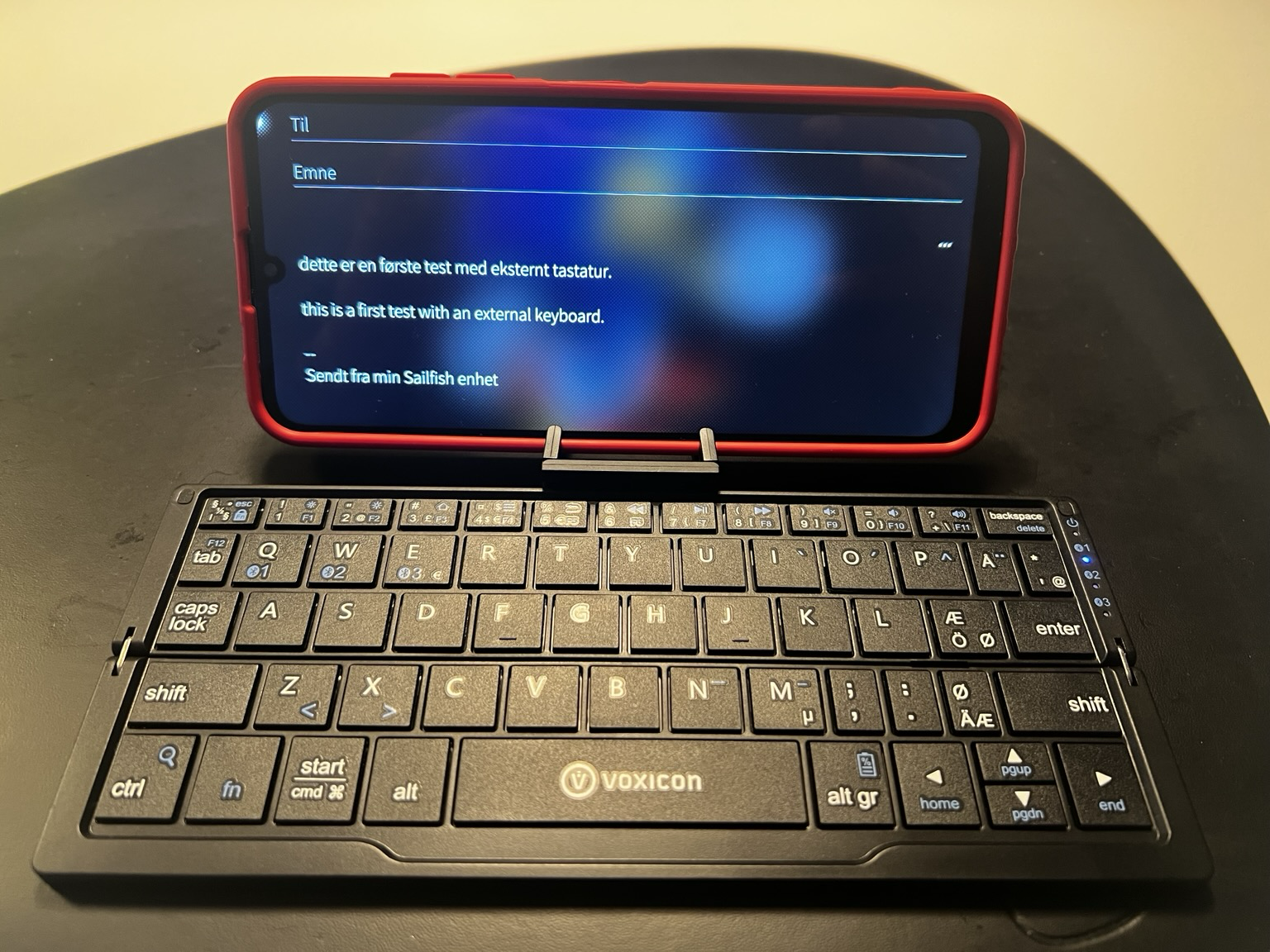Jolla C2 mobile phone with an external keyboard